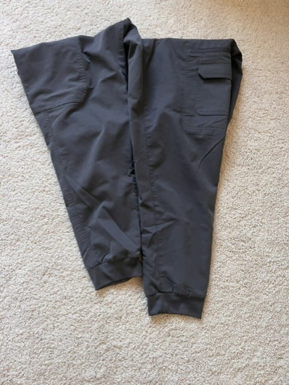 Fabletics Grey Scrub set - Picture 6 of 6